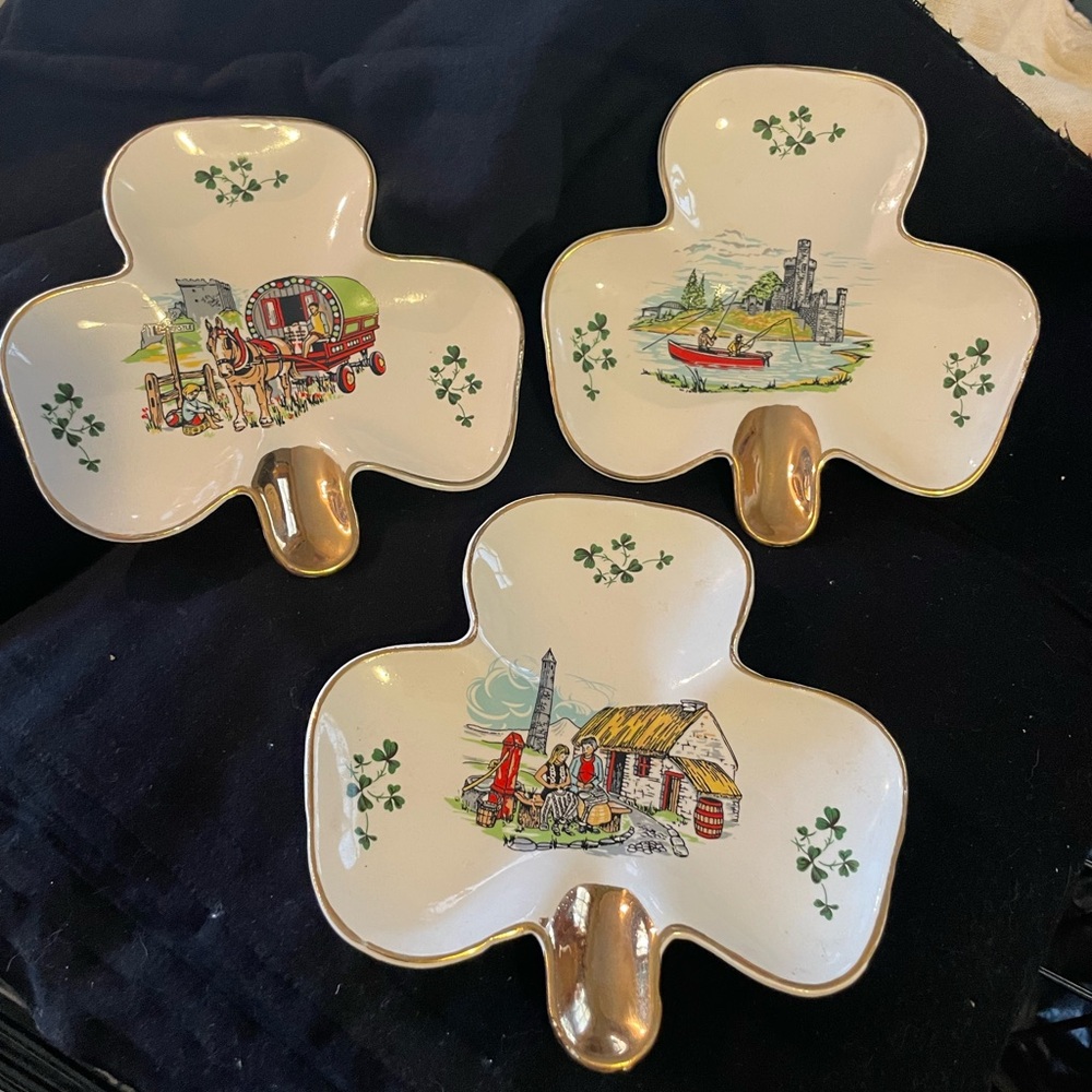Carrigaline Pottery - 3 Vintage Shamrock Shaped Ashtrays With Gold Leafing;